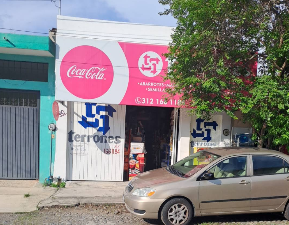 Fachada de Terrones - Tienda de Abarrotes en Colima